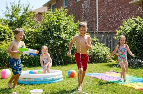 Wasserspiele für Kinder.